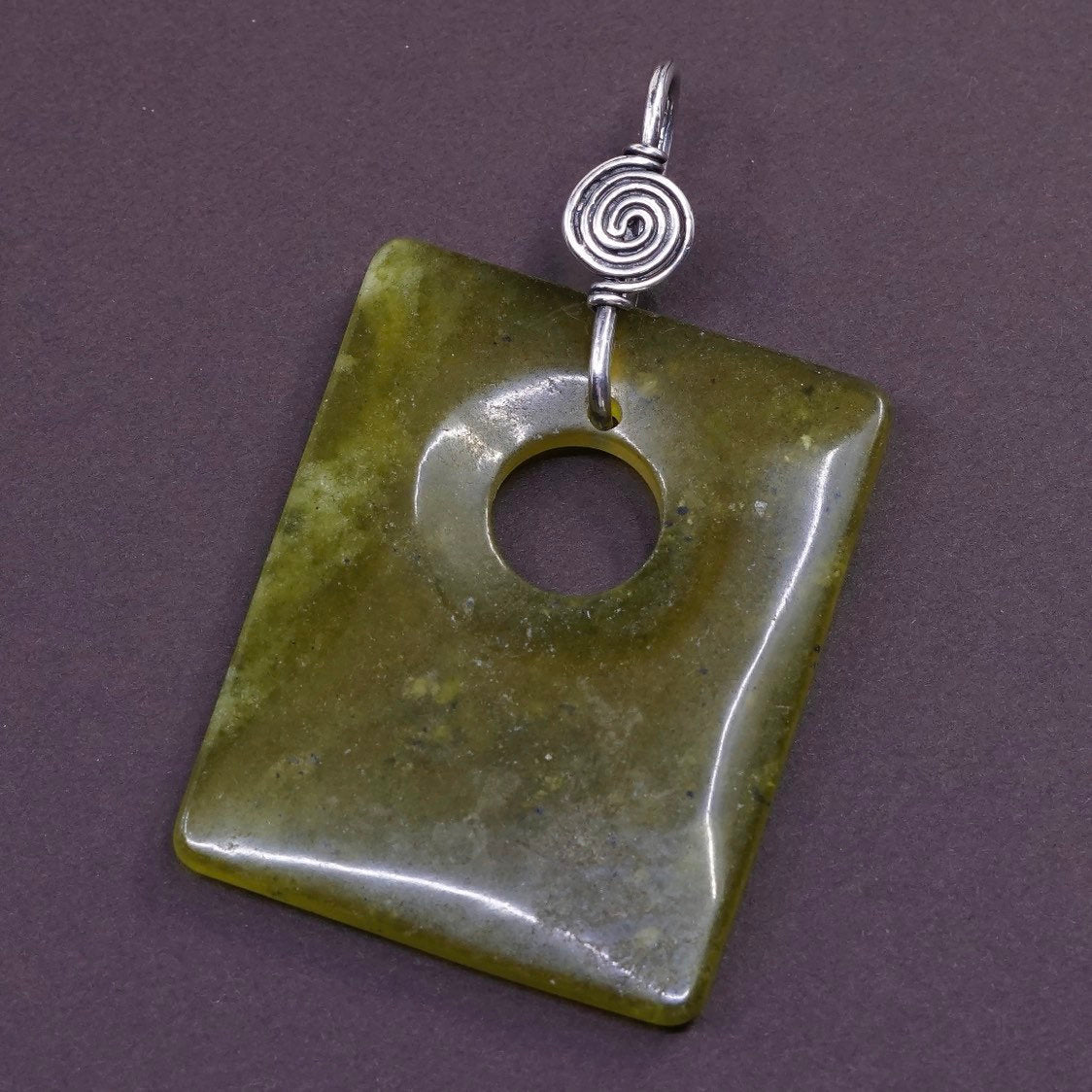 vtg Sterling silver handmade pendant, 925 swirl w/ square shaped jade