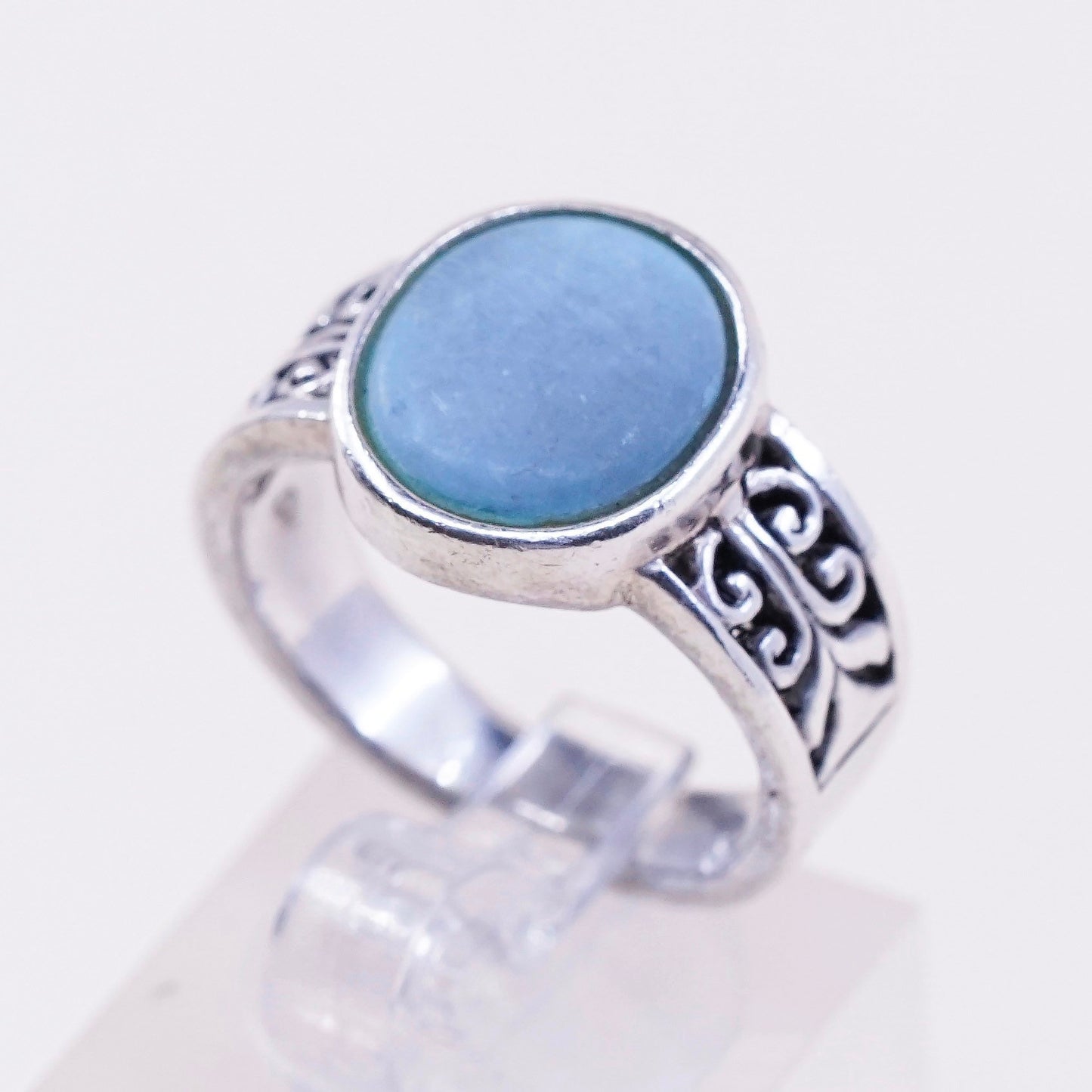 Size 8, Vintage sterling 925 silver handmade ring with turquoise and Filigree