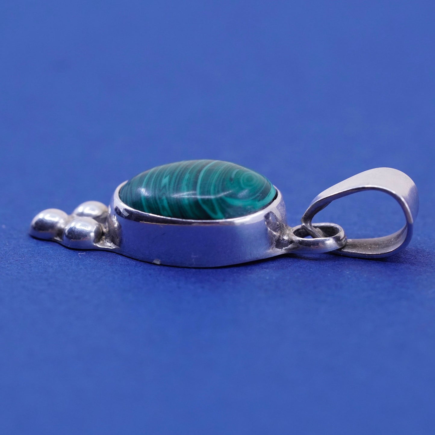 Vintage mexico Sterling 925 silver handmade pendant with oval malachite