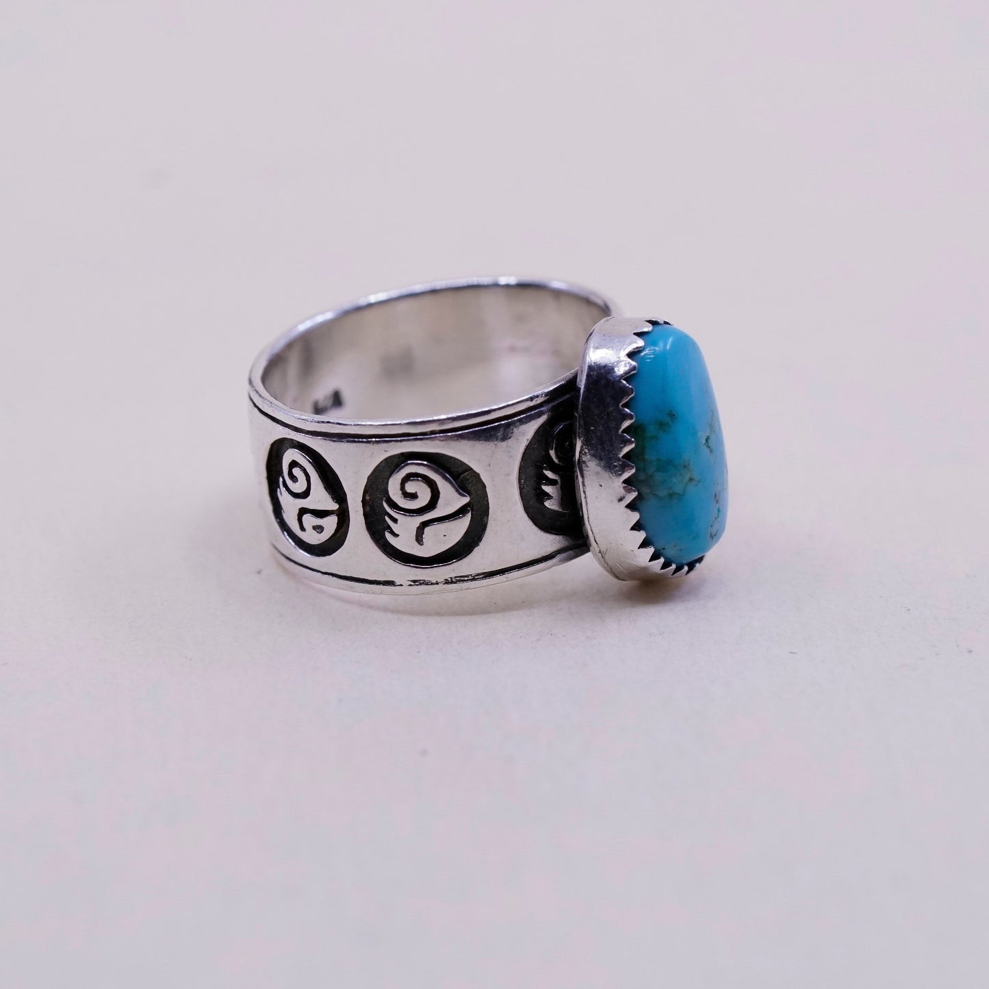 sz 7, vtg sterling silver ring, handmade 925 band embossed dragon w/ turquoise