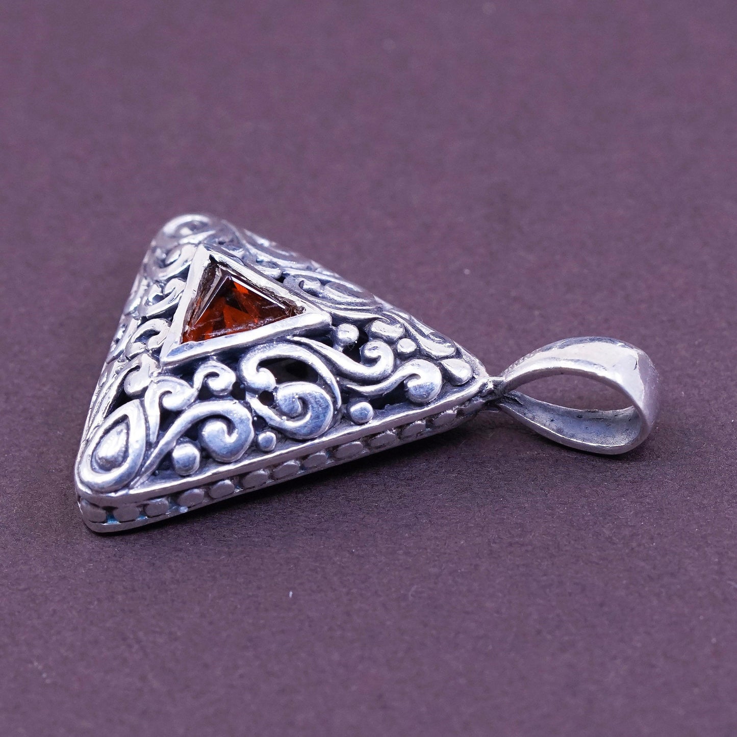 vtg Sterling silver handmade pendant, 925 triangular bali filigree w/ Amber