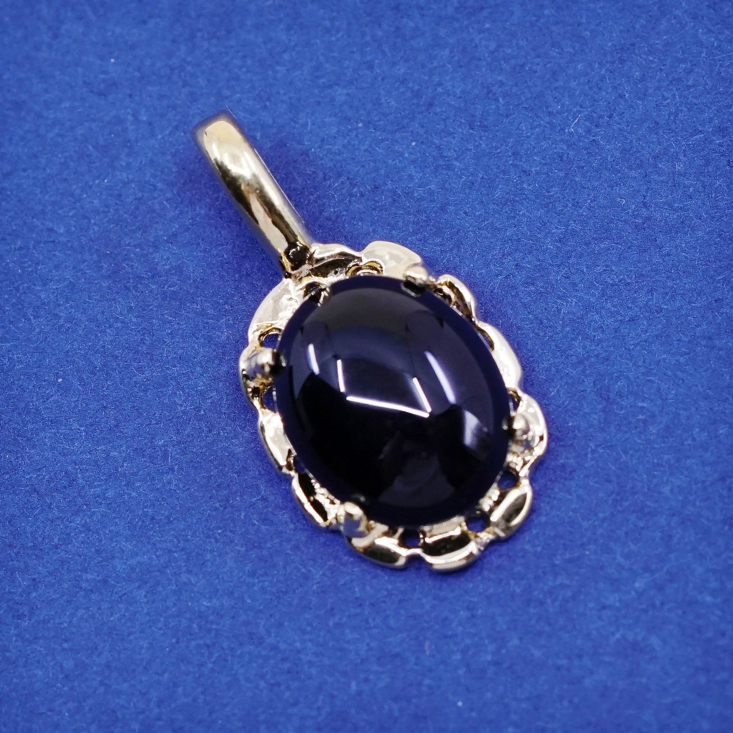 Vintage UTC vermeil gold over Sterling 925 silver pendant pendant with obsidian