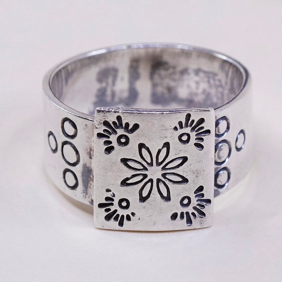 sz 8.75, vtg Sterling silver handmade ring, 925 flower embossed, stamped 925