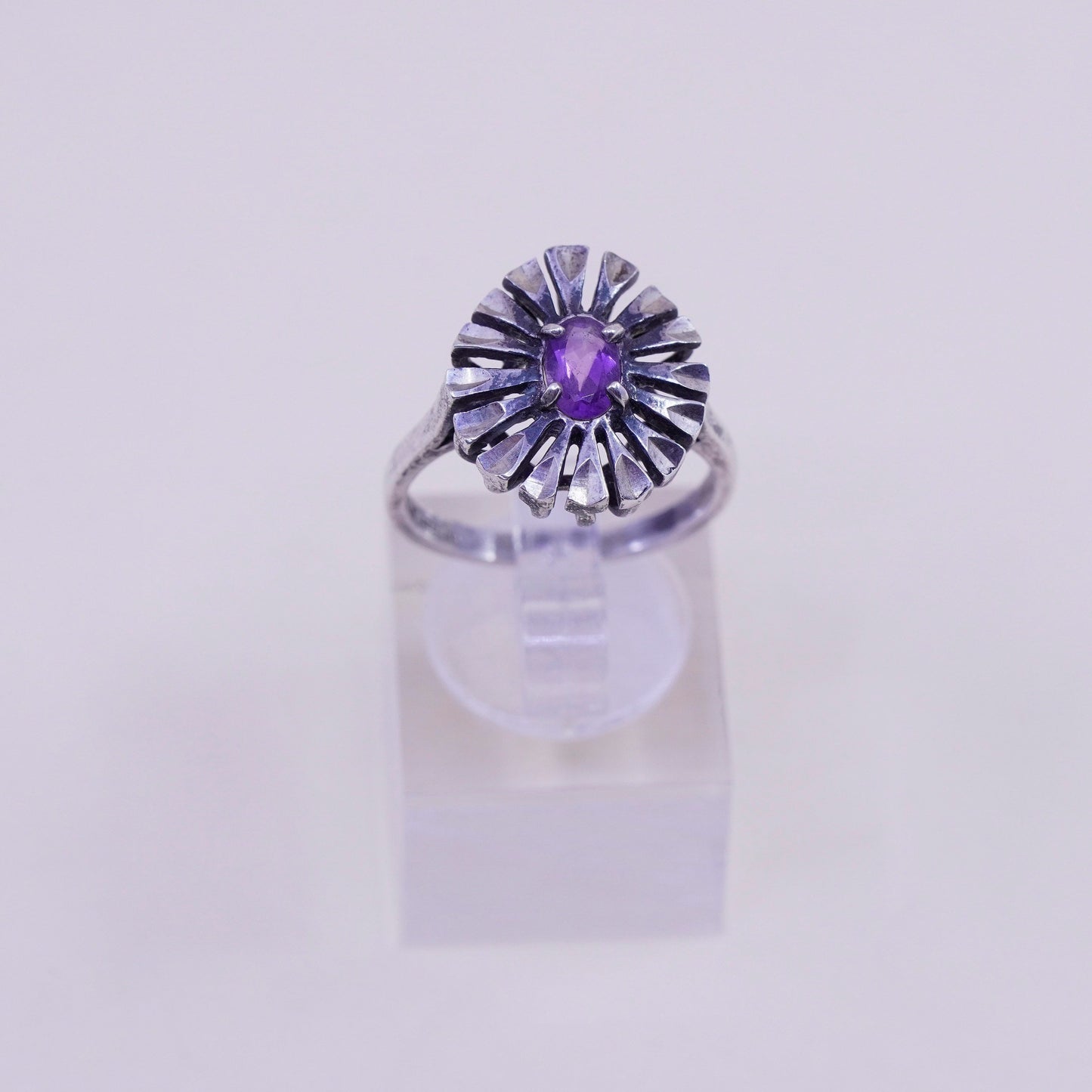 Size 7.25, vintage Kabana 925 silver handmade flower ring with amethyst