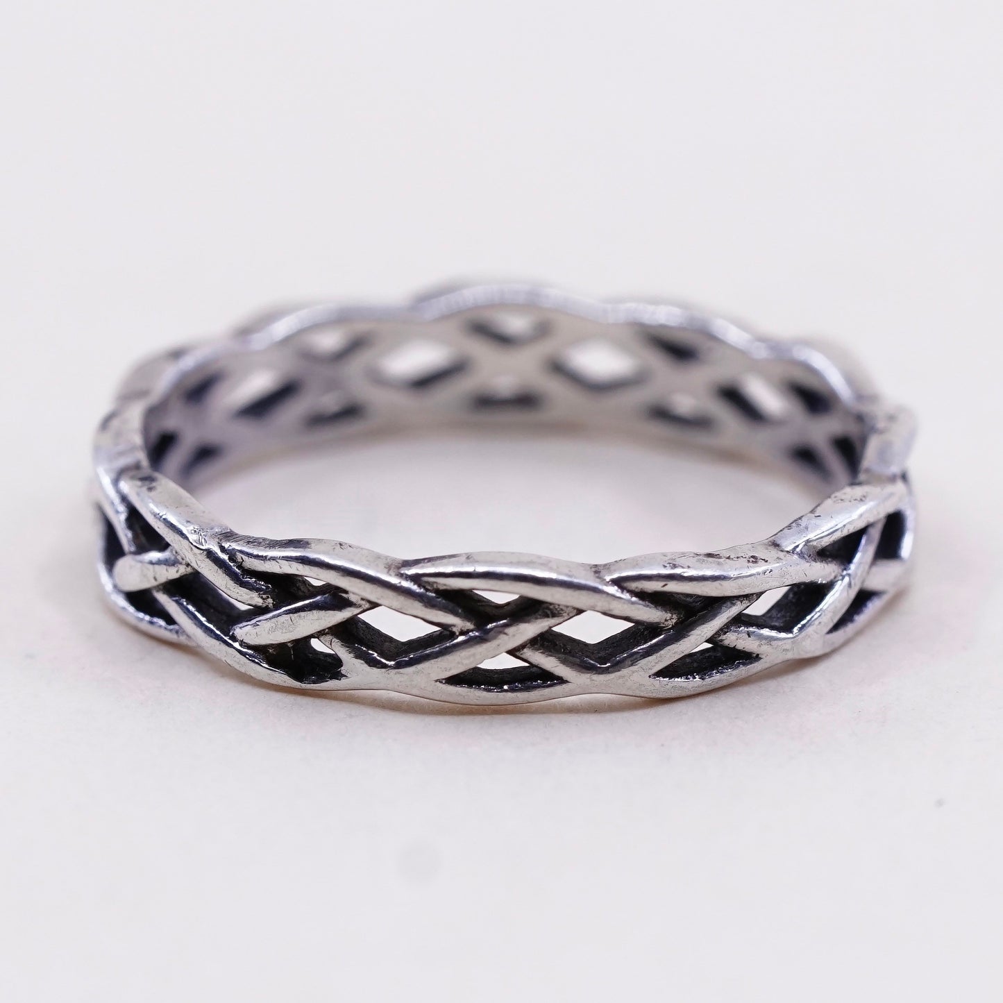 Size 8.25, vtg sterling silver handmade ring, Mexico 925 band w/ woven pattern