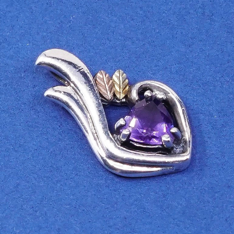 vtg Two Tone 12K gold leaves w/ Sterling silver pendant, 925 w/ heart amethyst