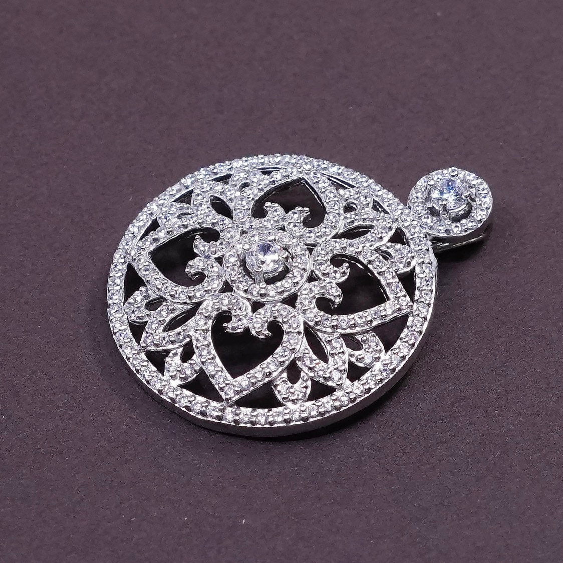 VTG Sterling silver pendant, 925 round pendant w/ cluster crystal