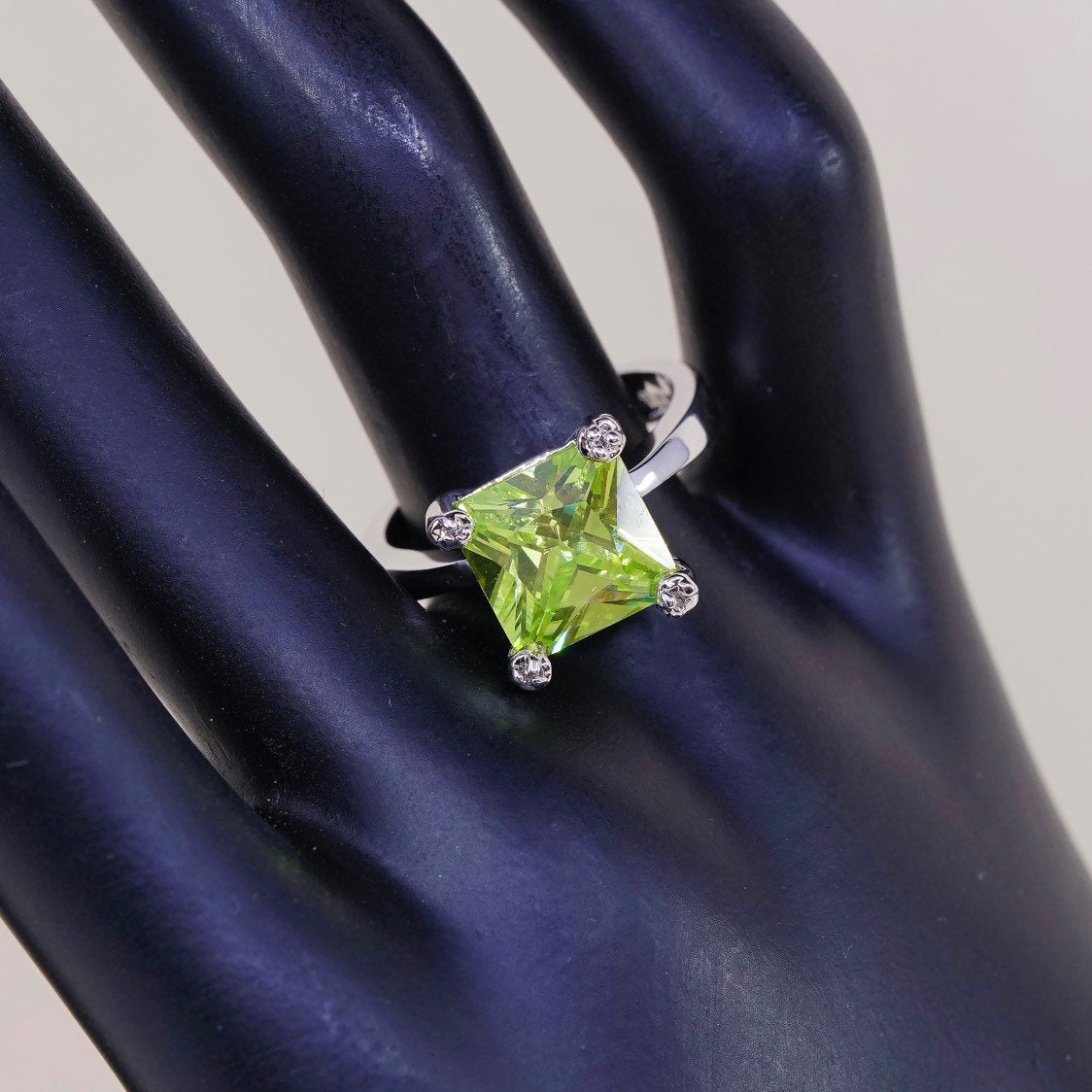 sz 8.25, vtg costed sterling 925 silver handmade ring w/ peridot n diamond