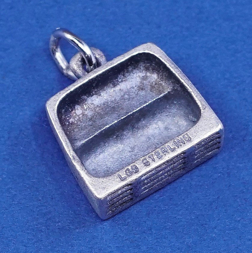 vtg Sterling silver handmade pendant, 925 embossed “bell chime chime loud low