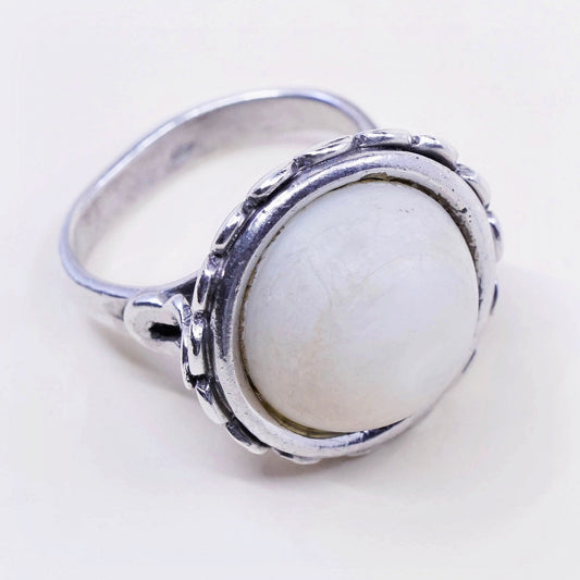 Size 8, vtg sterling silver handmade crown cocktail ring w/ mother of pearl