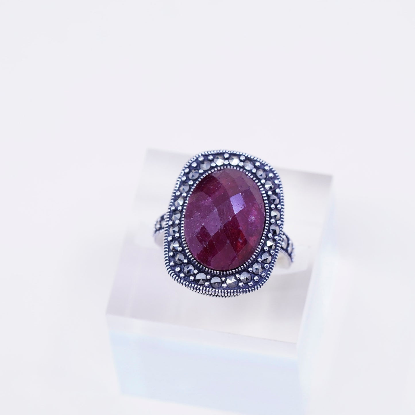 Size 6, Vintage sterling 925 silver handmade ring w/ Indian ruby and Marcasite