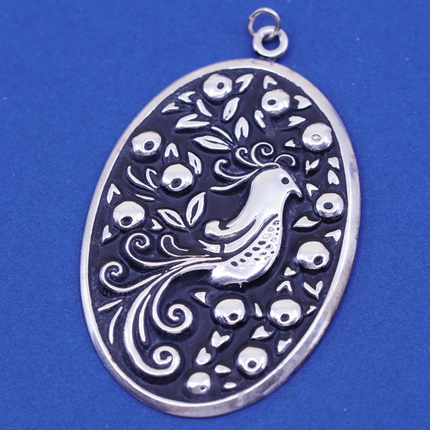 vtg international Sterling silver handmade pendant, 925 oval bird peacock