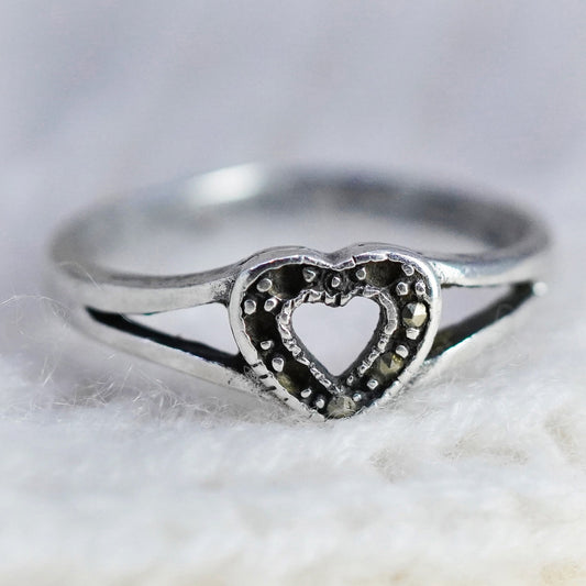 Size 5.75, Vintage Sterling 925 silver handmade heart ring with marcasite