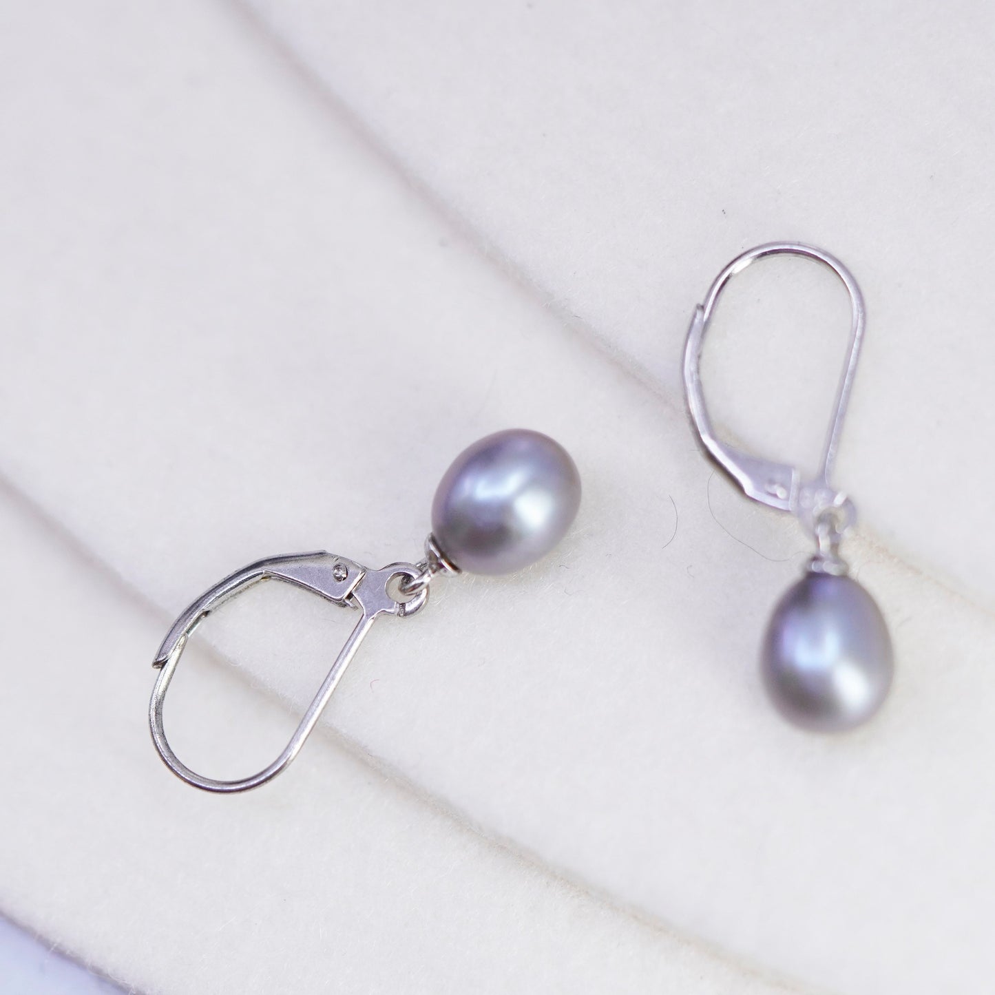 Vintage Sterling 925 silver handmade earrings with freshwater gray pearl