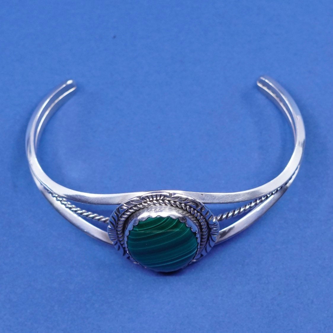 7", navajo, Native American Sterling silver bracelet, 925 cuff w/ malachite