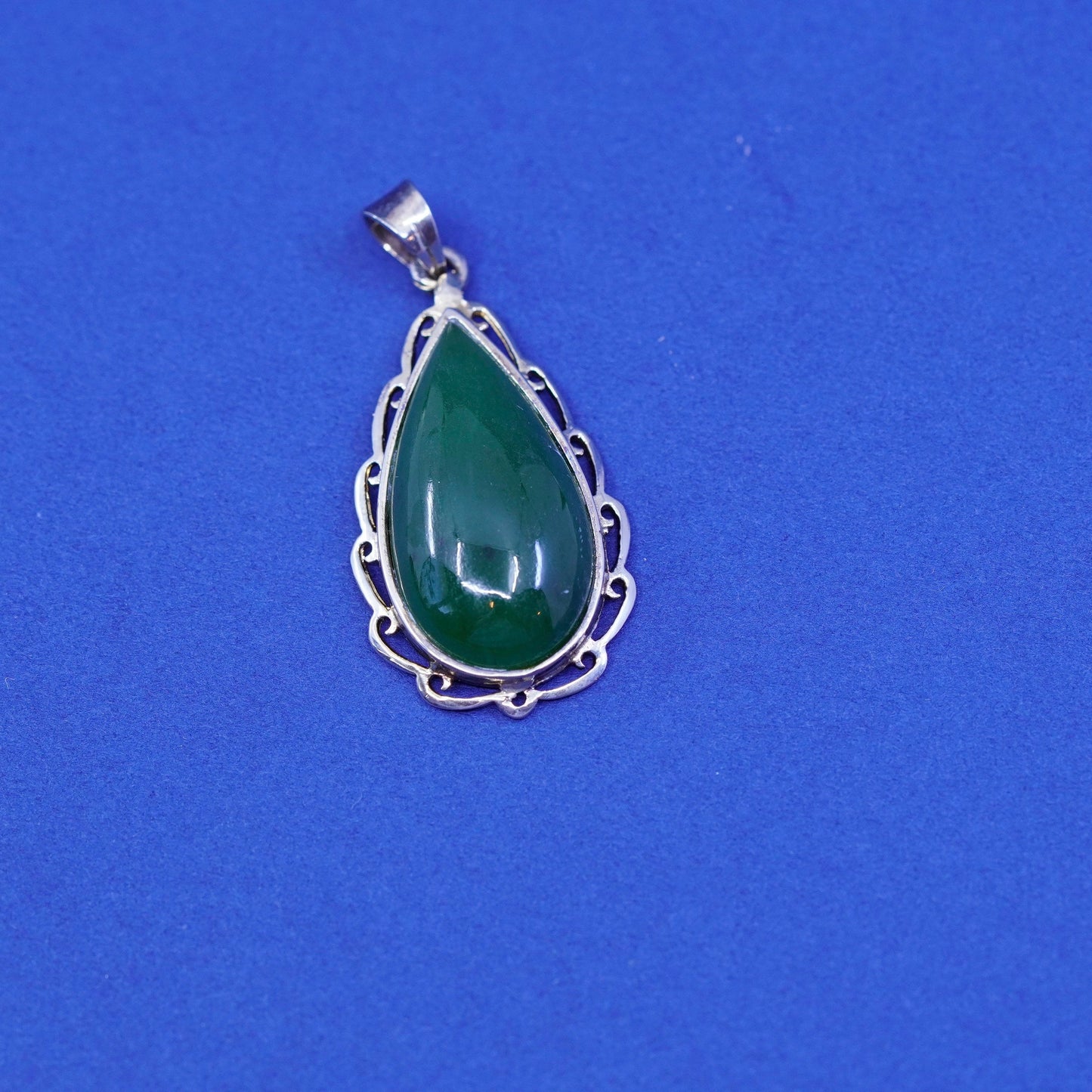 vtg Sterling 925 silver handmade pendant with teardrop jade N filigree trim