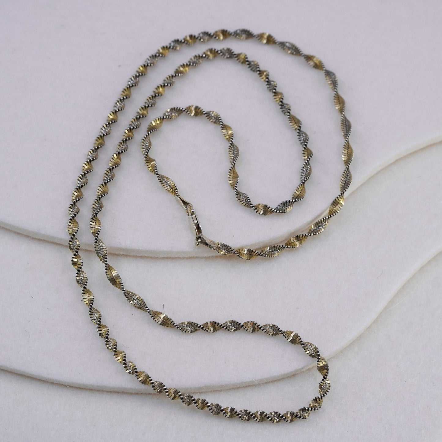 20”, vtg Italy vermeil gold over Sterling 925 silver herringbone chain necklace