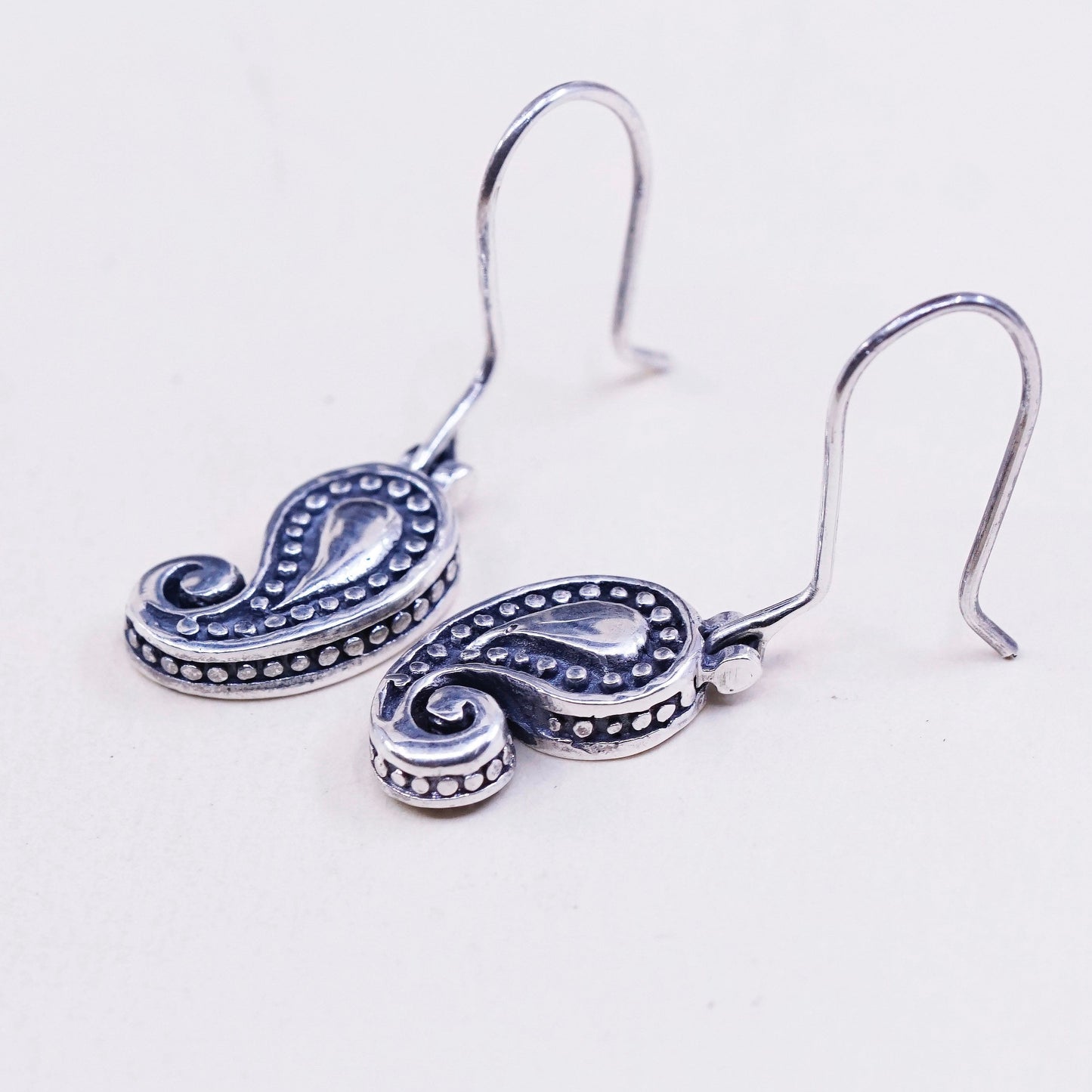 Vintage Sterling silver handmade Bali earrings, Indian 925 swirl pattern oval