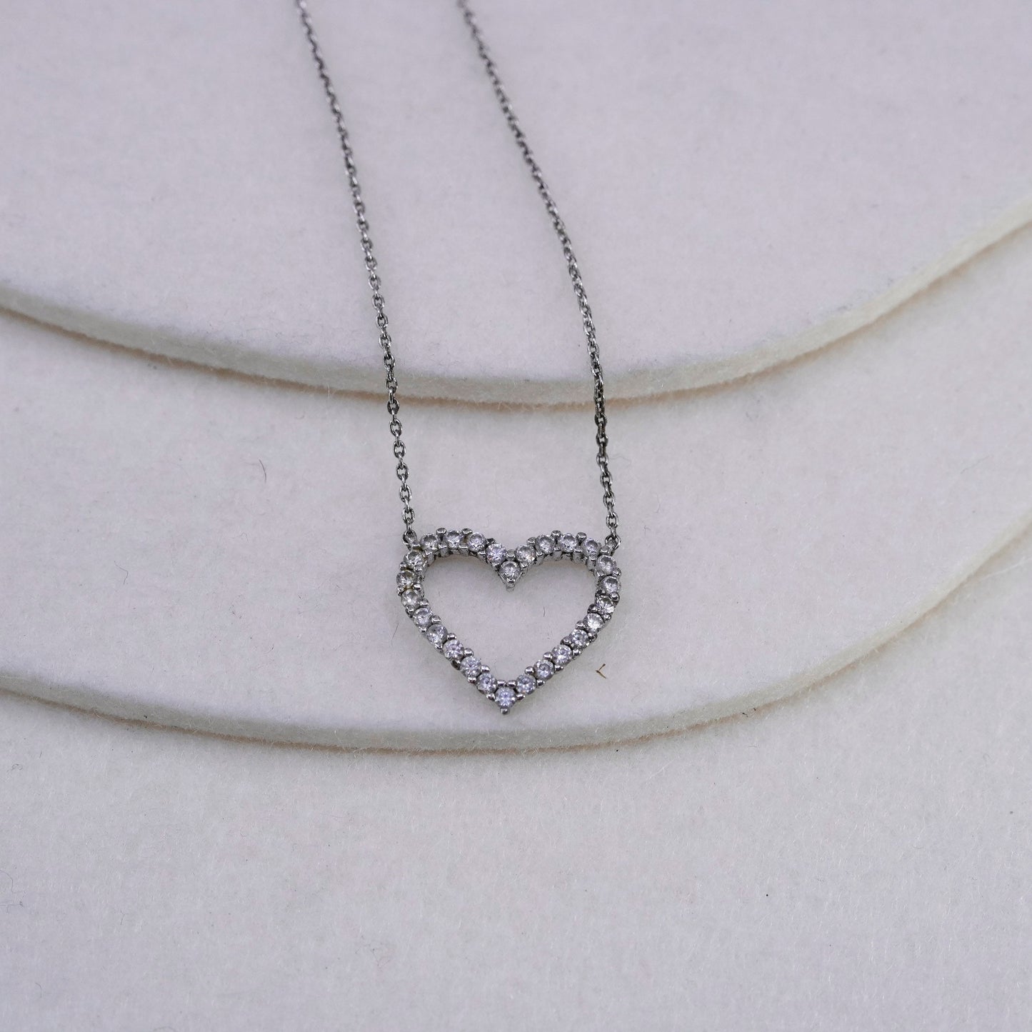 18”, vintage Sterling 925 silver handmade circle necklace with cz heart pendant