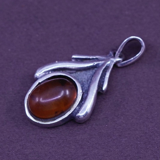 Vintage Sterling 925 silver handmade pendant with oval Amber