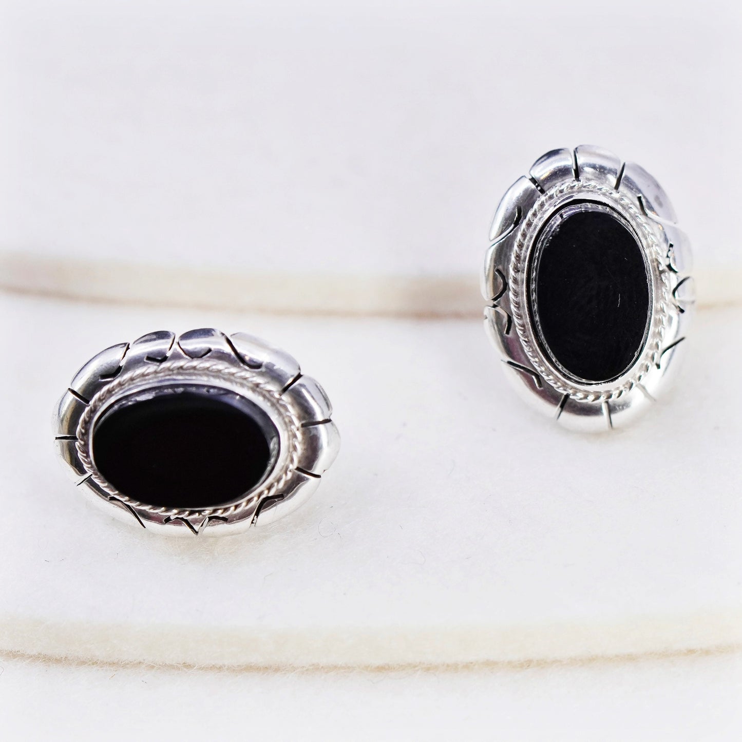 Vintage Mexico Sterling 925 silver handmade earrings, screw back with obsidian