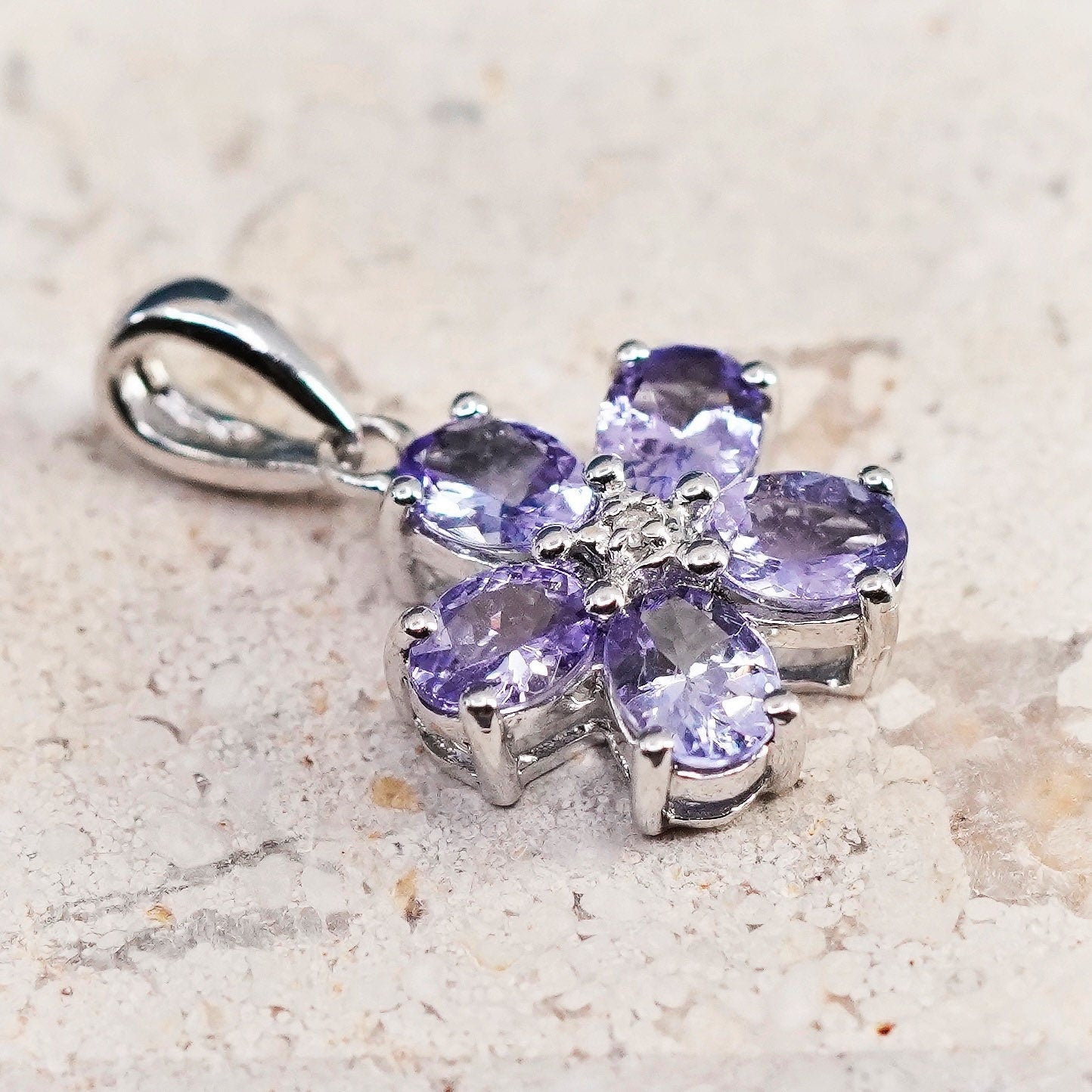 Vintage Sterling silver handmade pendant, 925 flower with amethyst