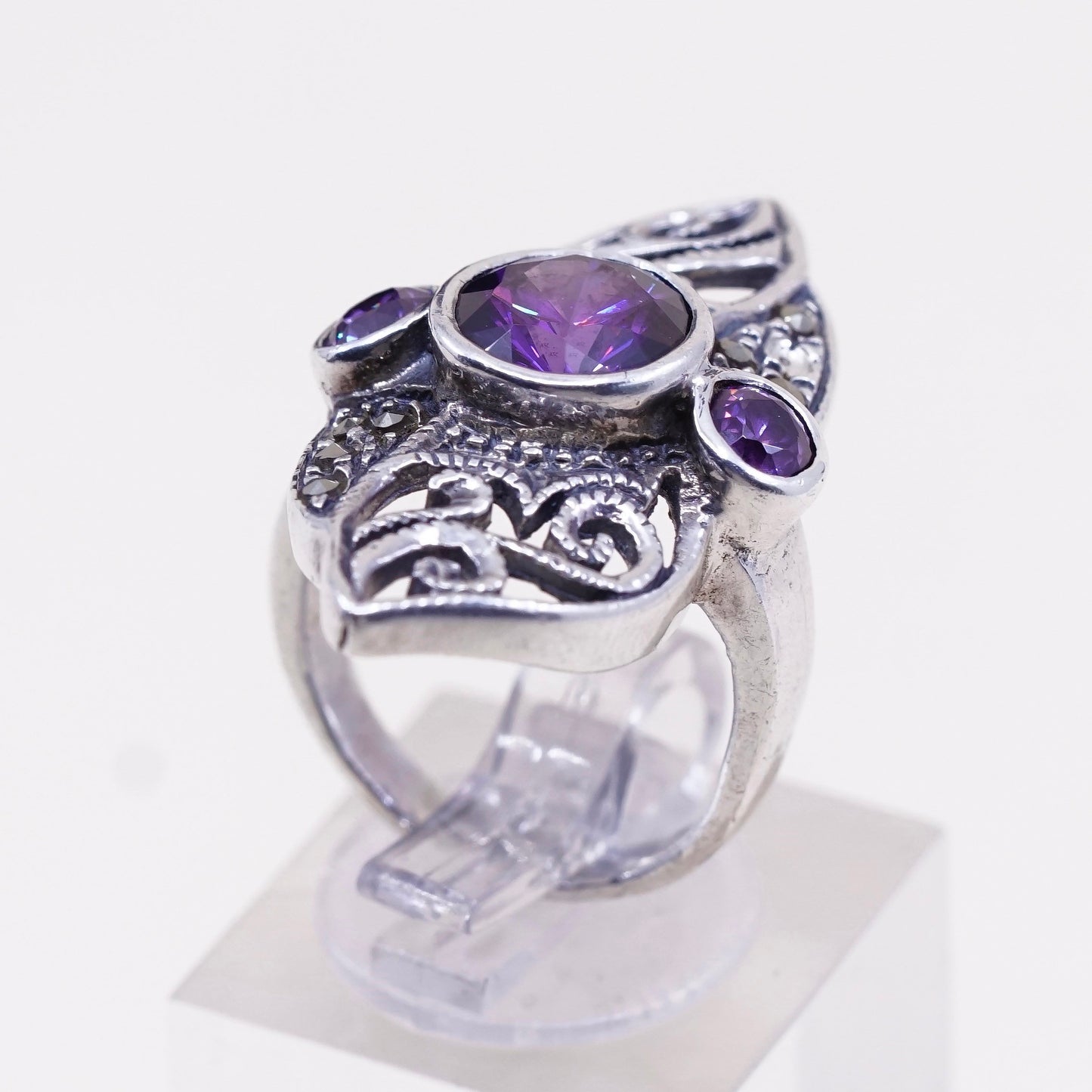 Size 5.5, vtg sterling silver handmade ring, 925 with amethyst and marcasite