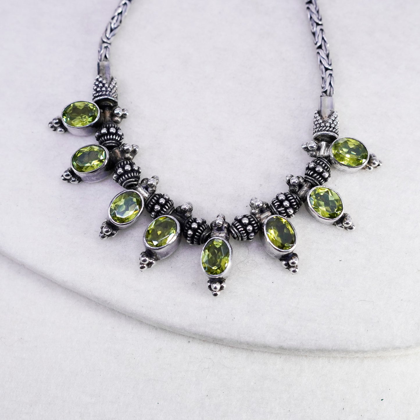 17+2” southwestern Sterling 925 silver bold birdcage Byzantine necklace peridot