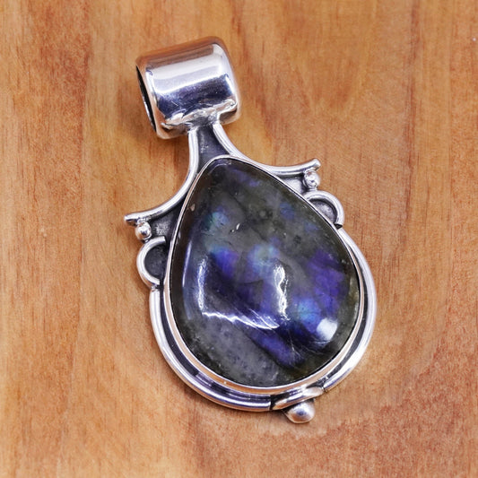 Vintage Sterling 925 silver handmade pendant with teardrop labradorite