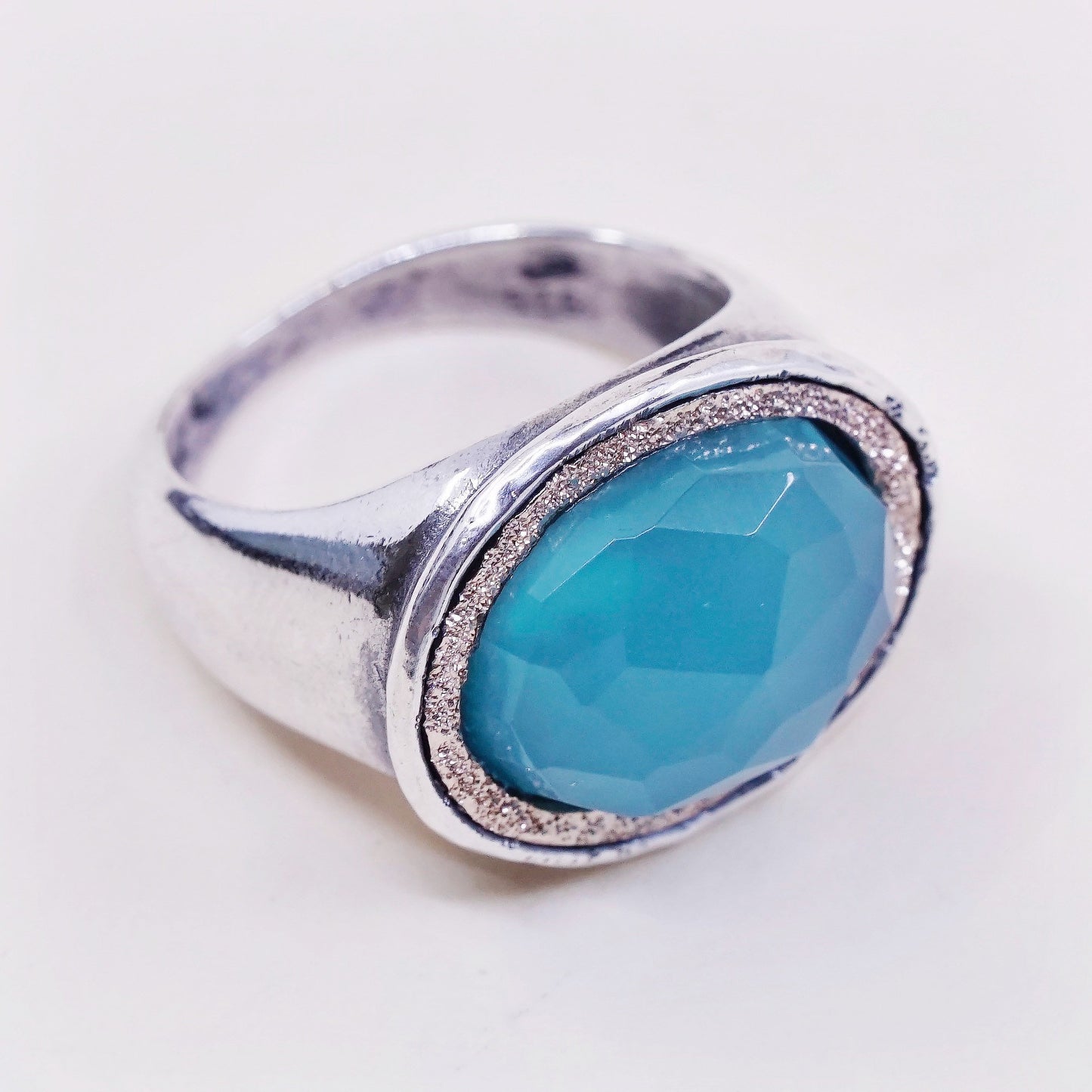 Size 8.5, VTG 14K trim w/ Sterling 925 silver statement ring and chalcedony