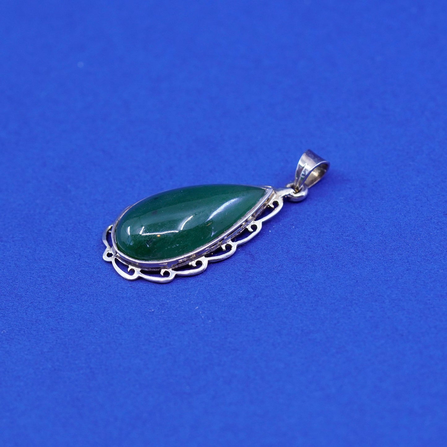 vtg Sterling 925 silver handmade pendant with teardrop jade N filigree trim