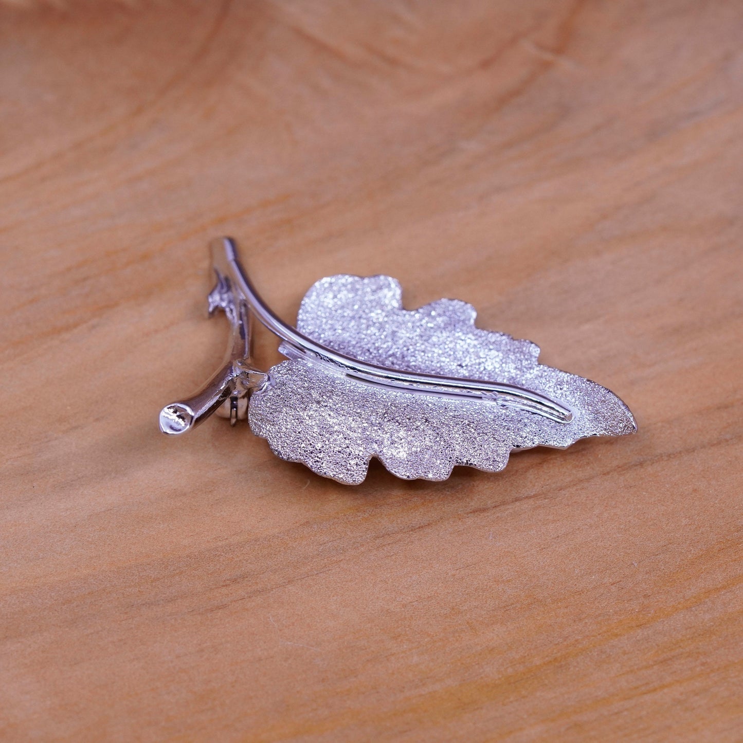 Vintage danecraft handmade sterling 925 silver glittering leaf brooch