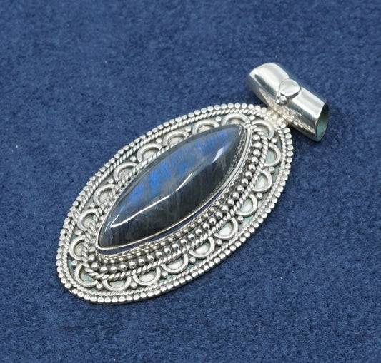 vtg Sterling silver handmade pendant, 925 oval labradorite N filigree