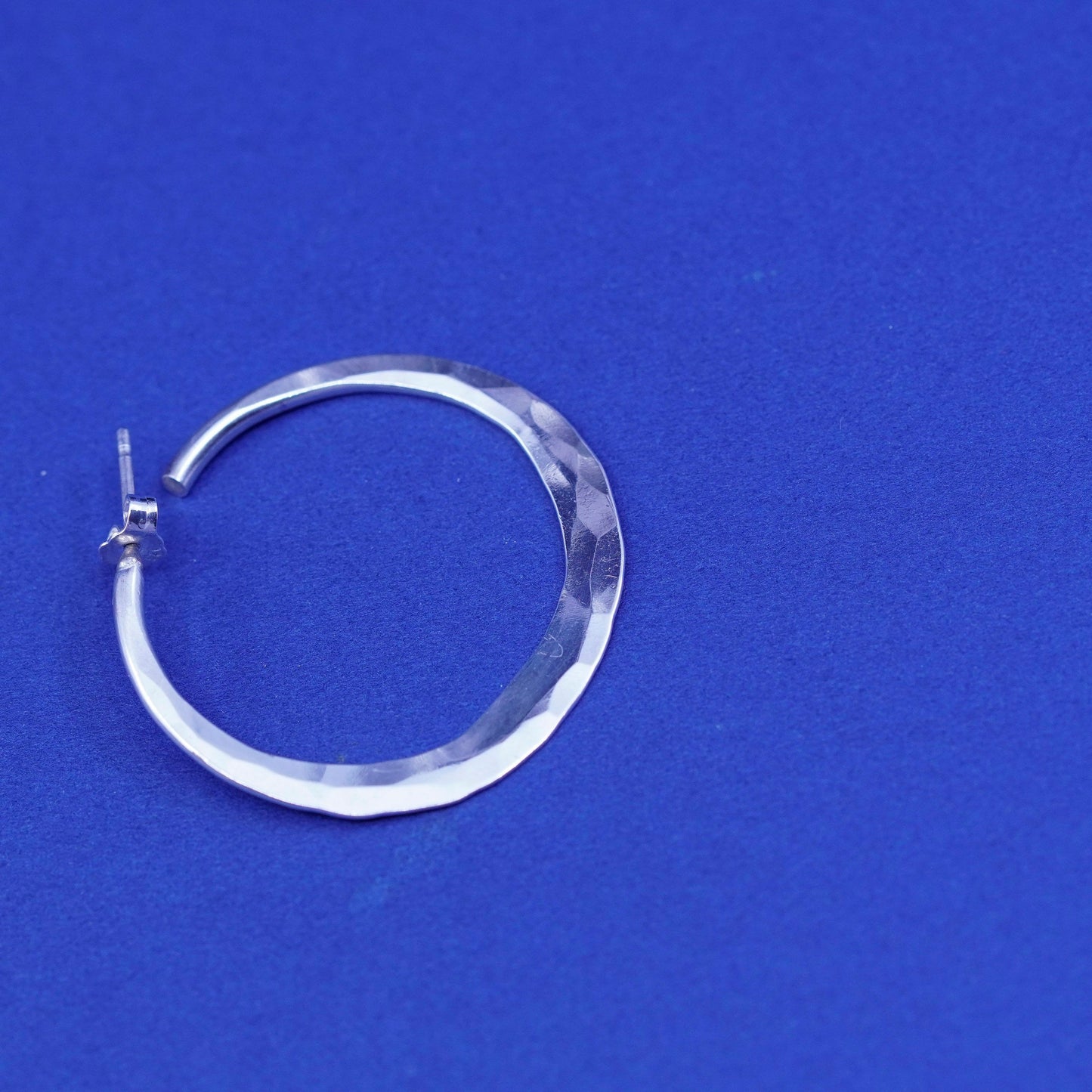 1.25”, Vintage Sterling Silver handmade Earrings. 925 hammered circle Huggie