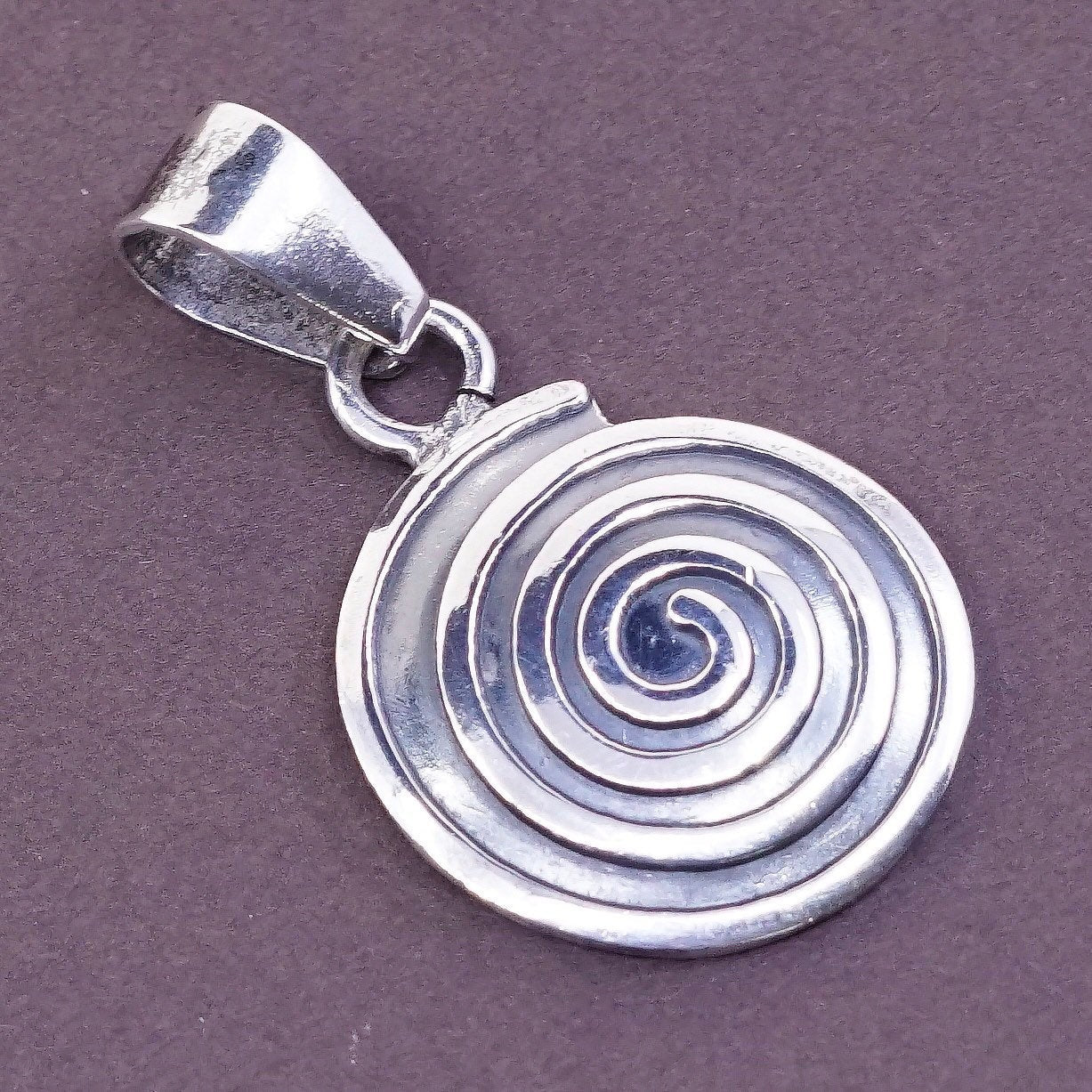 vtg Sterling silver handmade disc pendant, mexico 925 silver polished circle