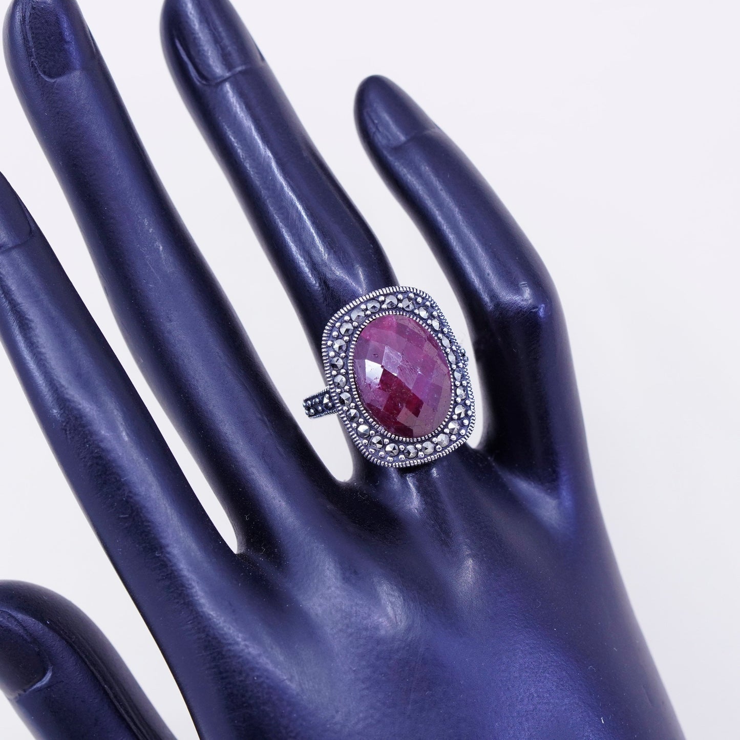 Size 6, Vintage sterling 925 silver handmade ring w/ Indian ruby and Marcasite