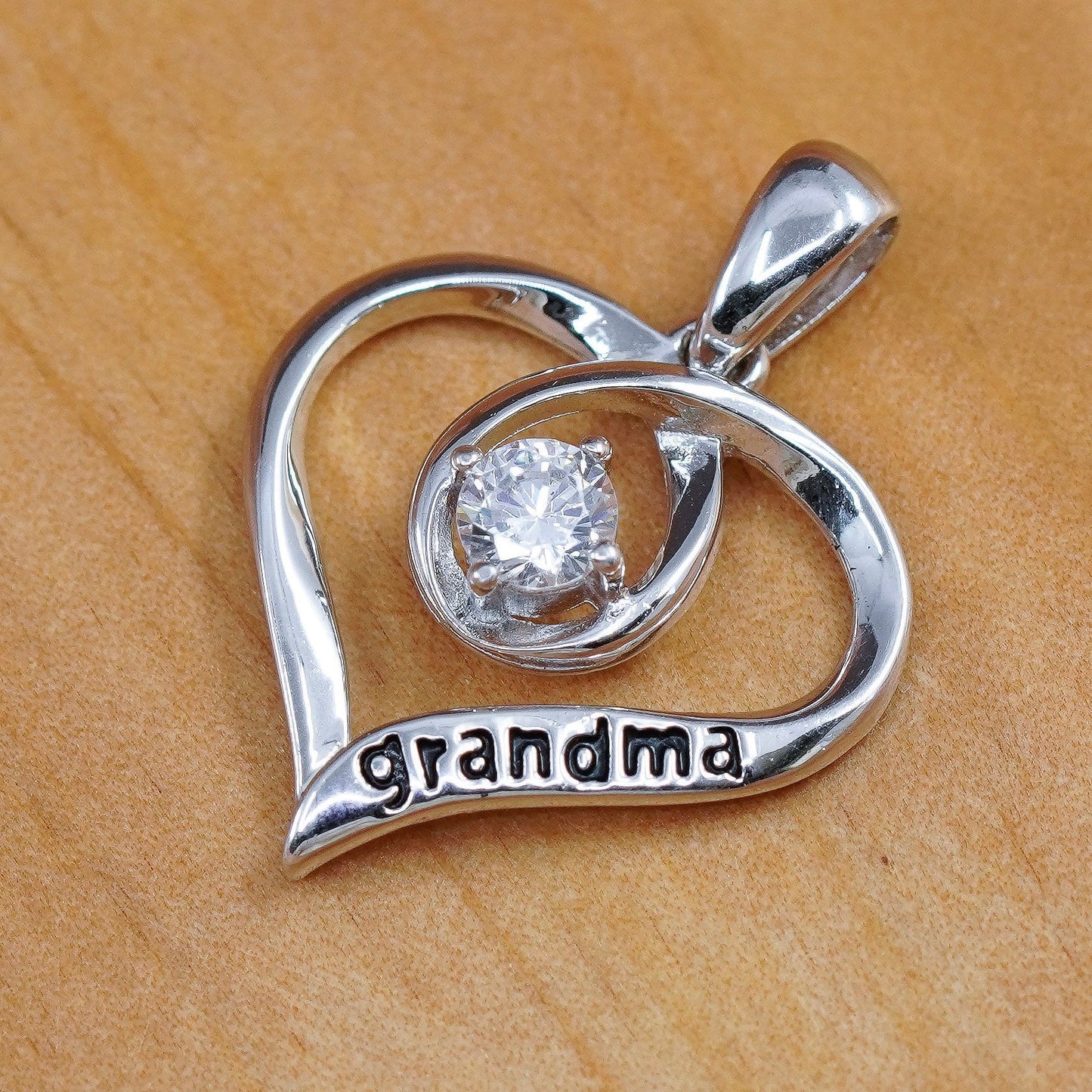 Vintage Sterling silver pendant, 925 heart with cz engraved “grandma”