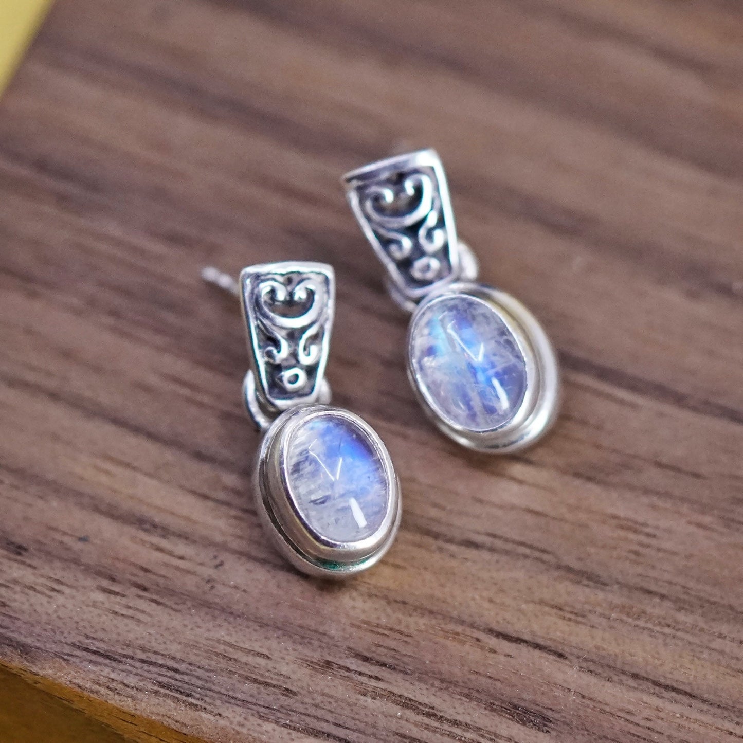 Vintage Sterling 925 silver handmade earrings with oval moonstone