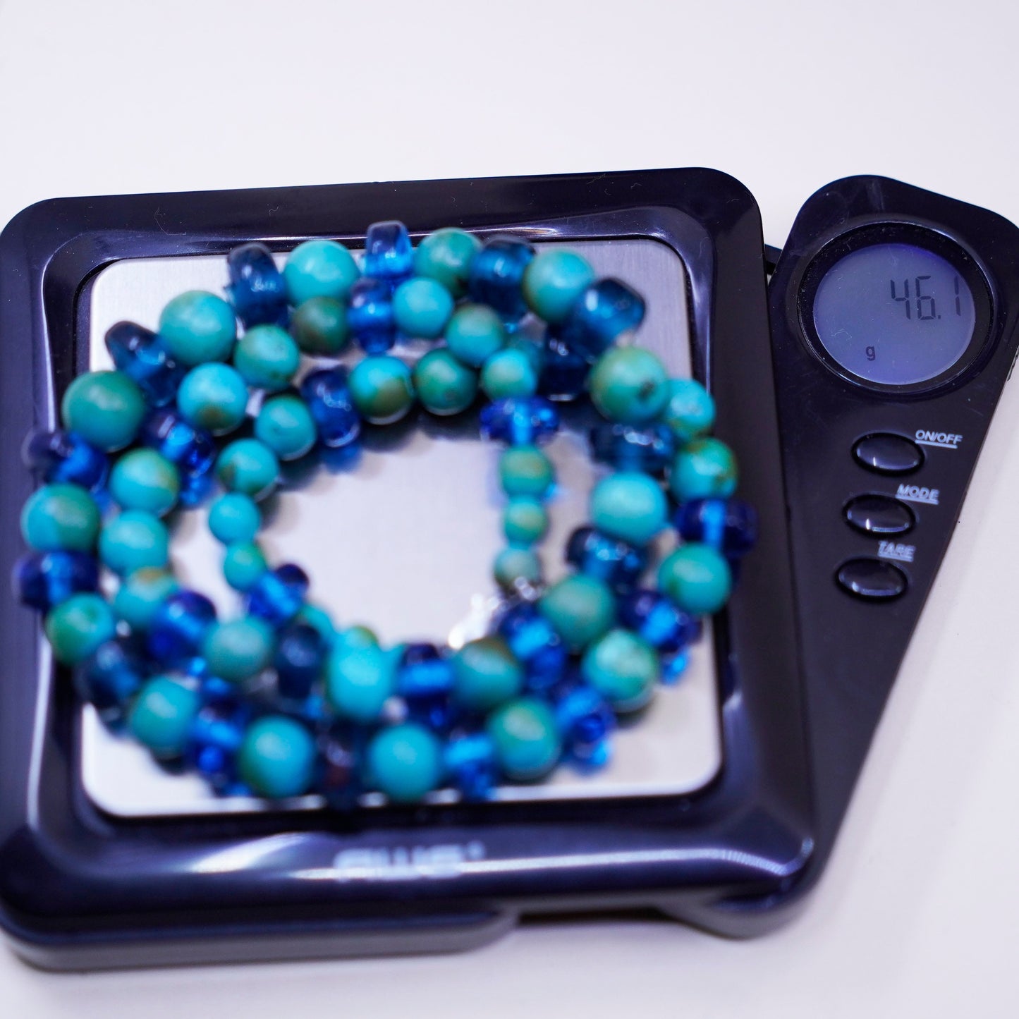 19”. Vintage Native American handmade necklace with turquoise beads