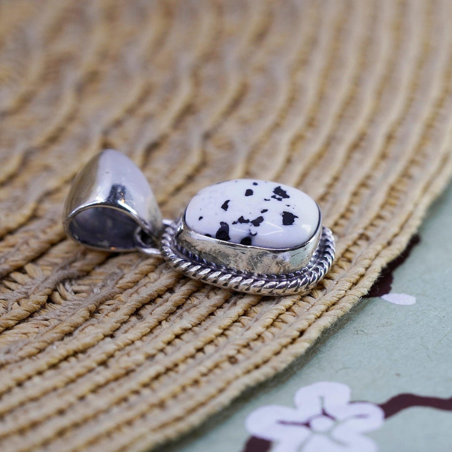 Native American M. Silversmith Sterling 925 silver handmade pendant howlite