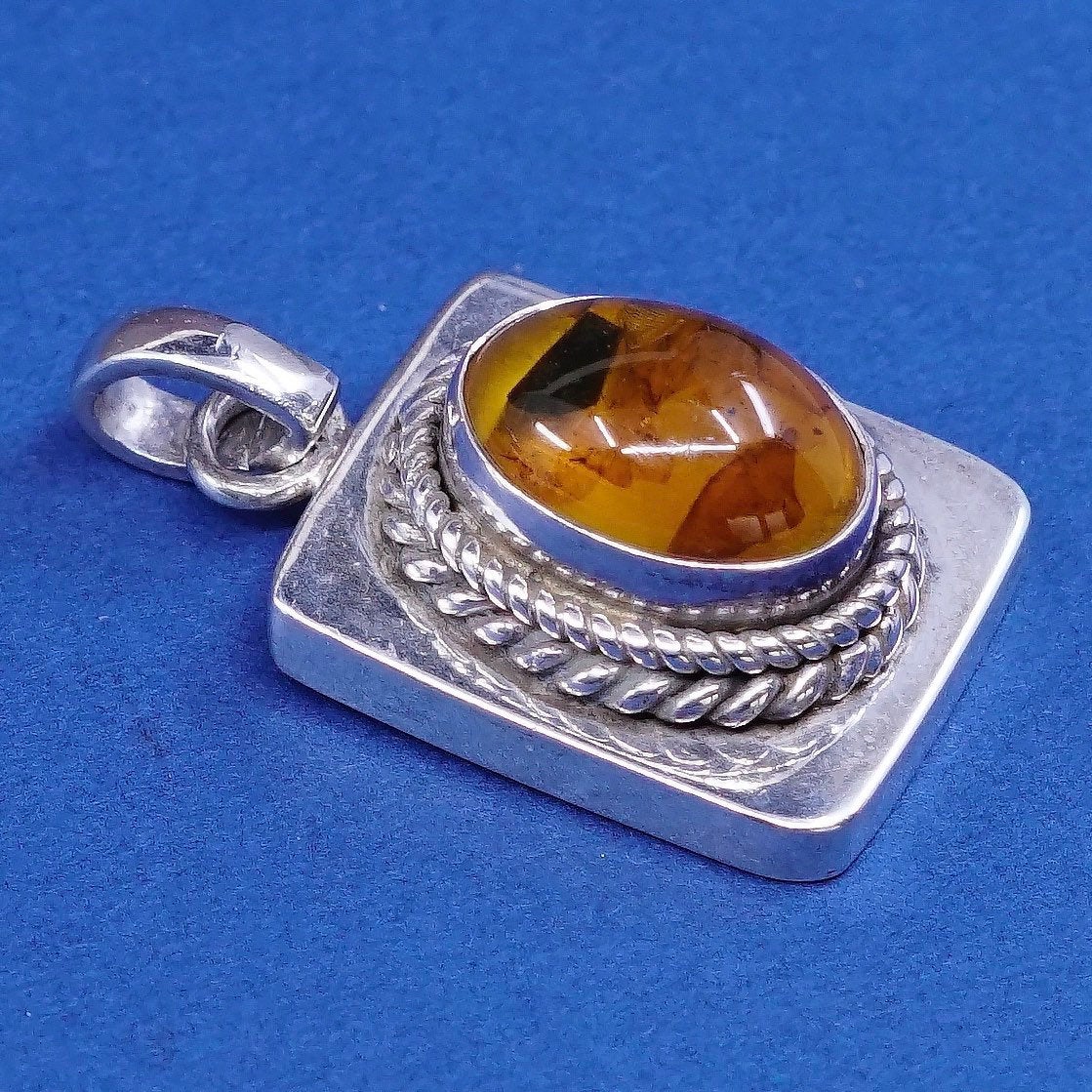 vtg Sterling silver handmade pendant, 925 w/ amber center N cable