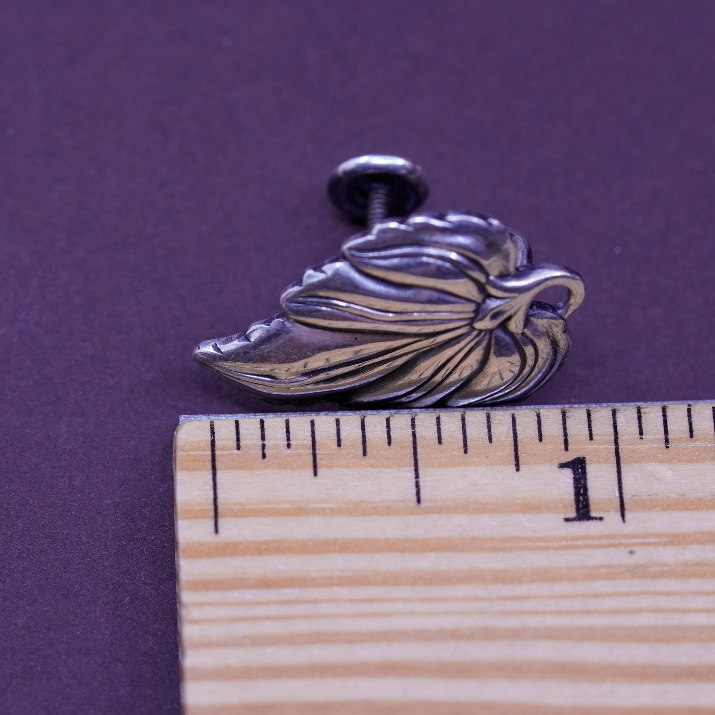 vtg danecraft Sterling silver handmade earrings, 925 leaf screw back earrings