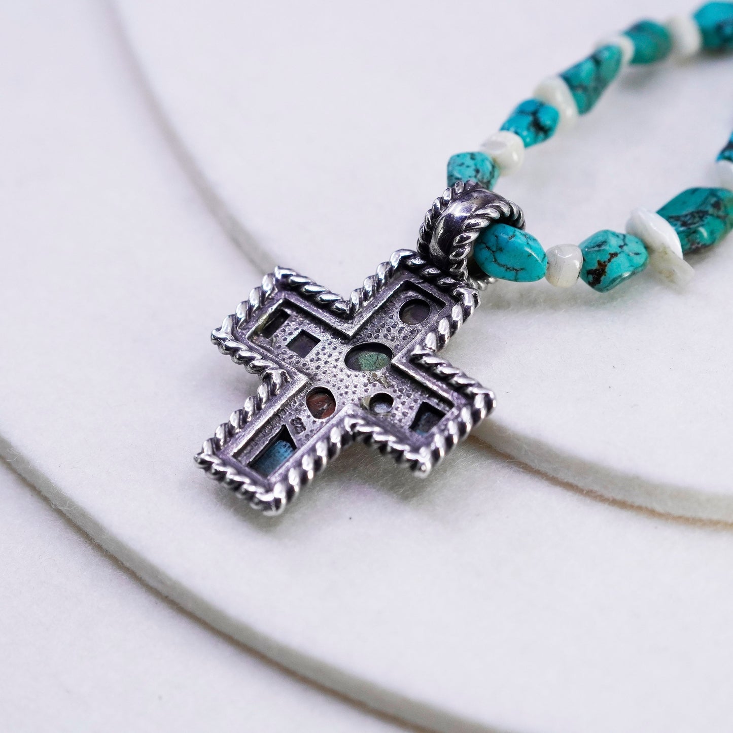 16+2”, VTG Sterling 925 silver necklace spiderwebbed turquoise cross pendant