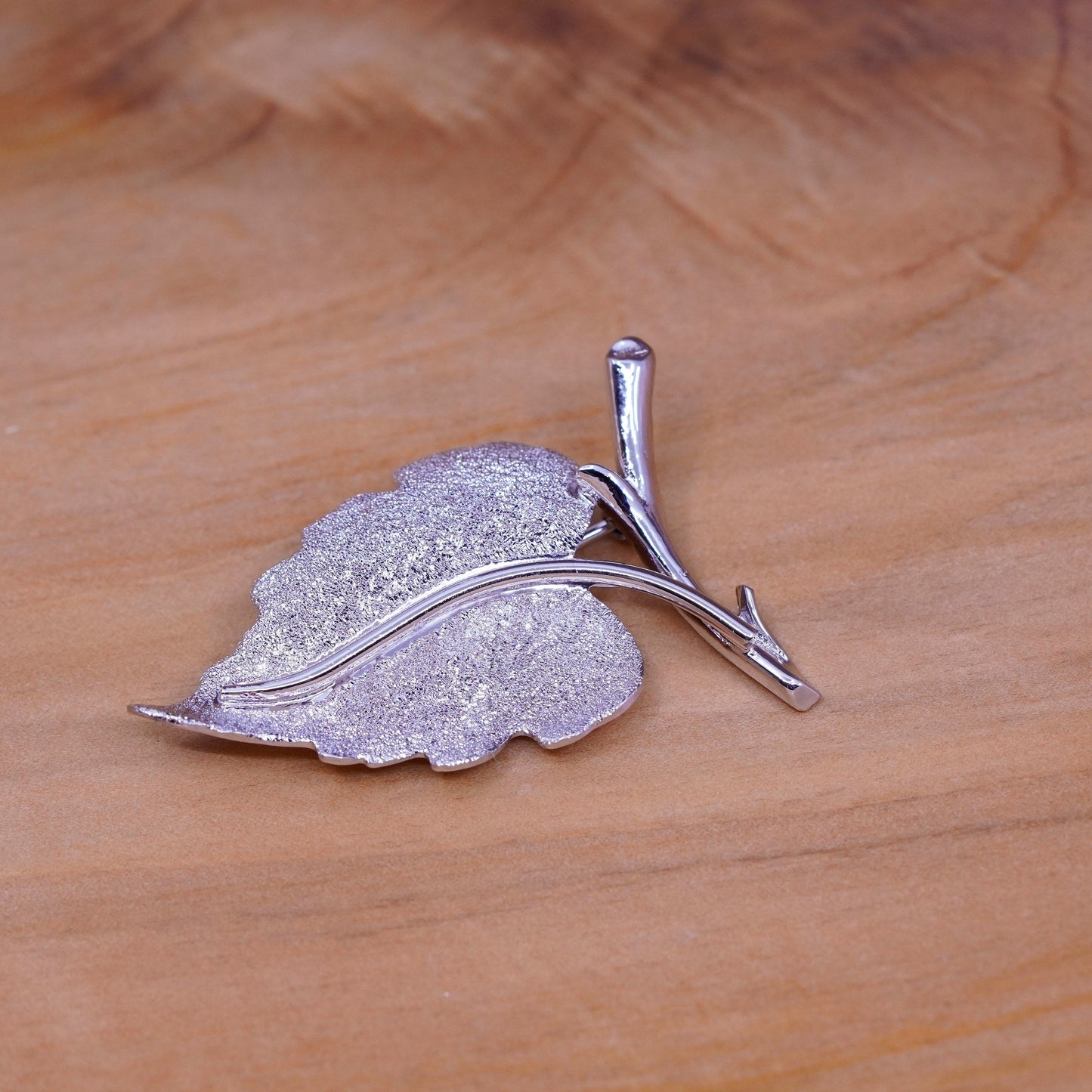 Vintage danecraft handmade sterling 925 silver glittering leaf brooch