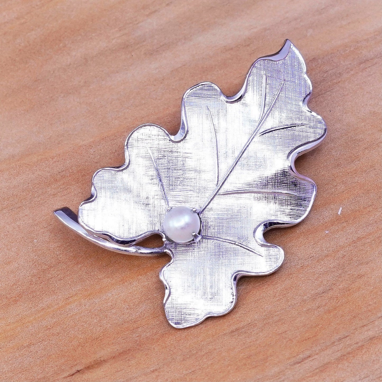 Vintage handmade sterling 925 silver leaf shaped brooch with pearl