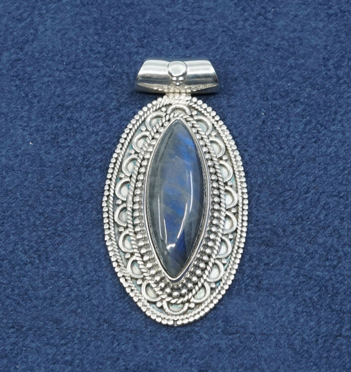 vtg Sterling silver handmade pendant, 925 oval labradorite N filigree