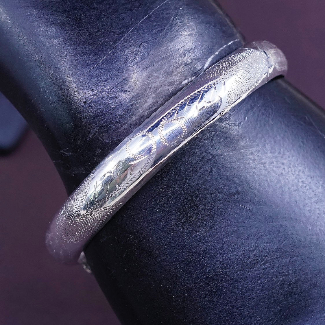 7.25", vtg Sterling silver handmade bracelet, 925 hinged bangle w/ secure chain