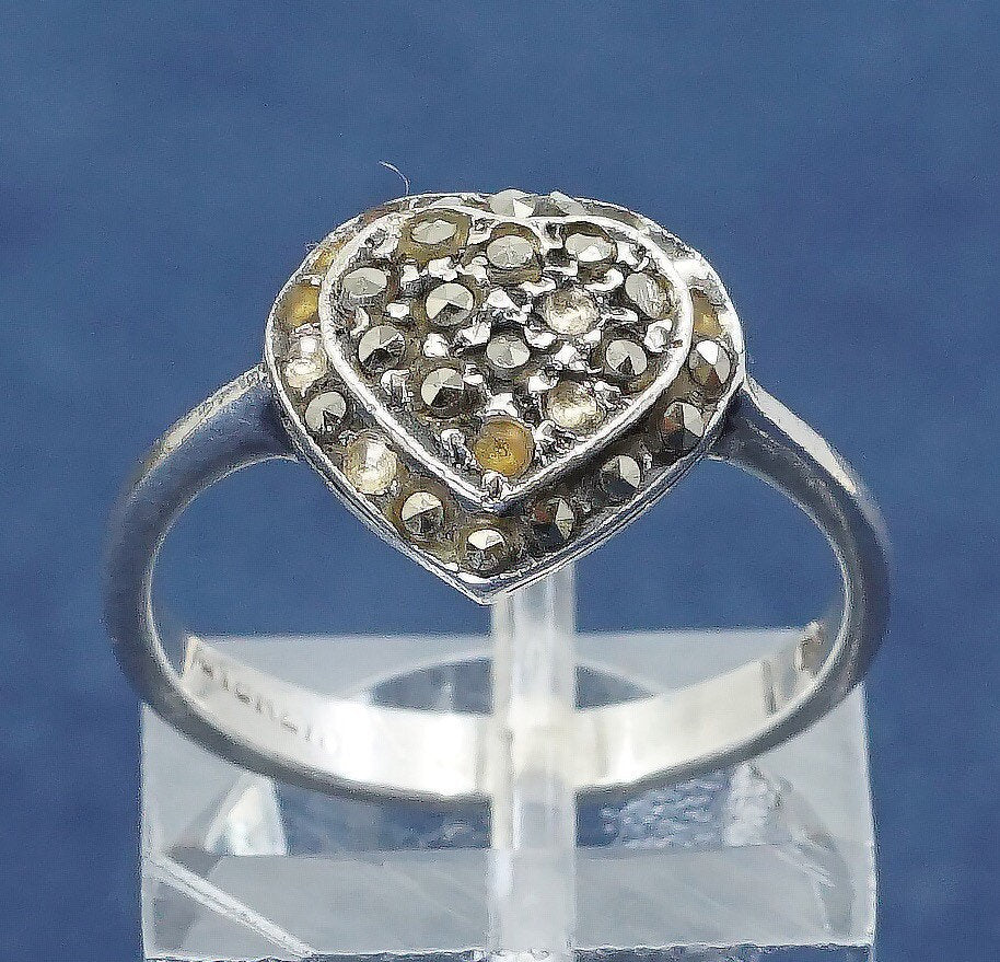 sz 6.75, vtg Sterling silver handmade ring, 925 band w/ marcasite heart