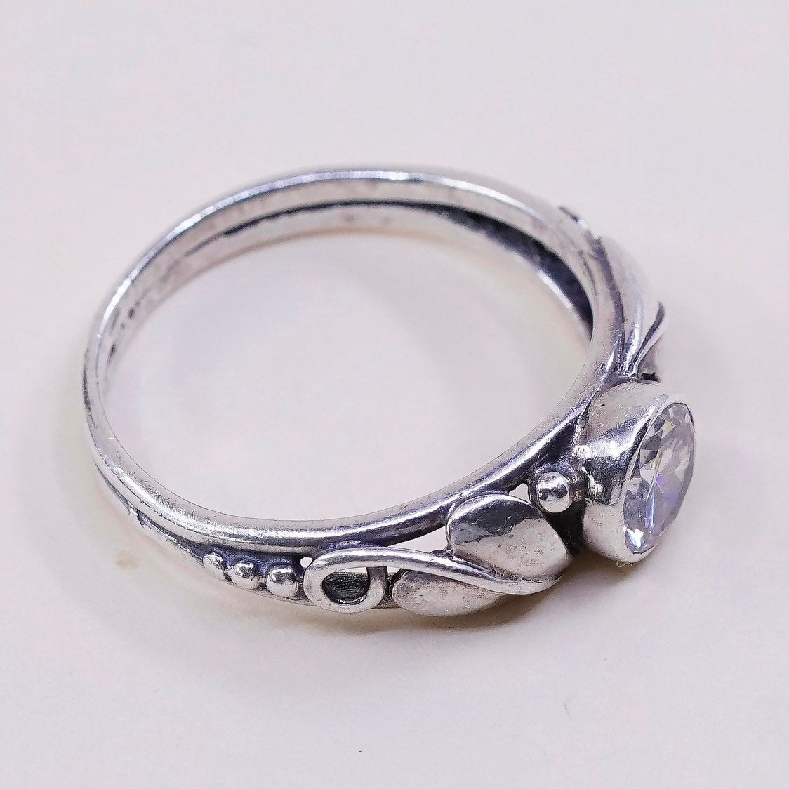 sz 8, vtg Sterling silver Handmade engagement ring, 925 w/ round cut CZ n leafy