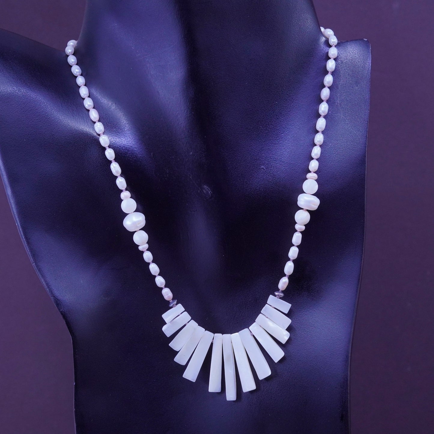 16”, vintage freshwater pearl beads necklace with mother of pearl graduated pendant